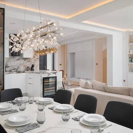 Luxurious In *